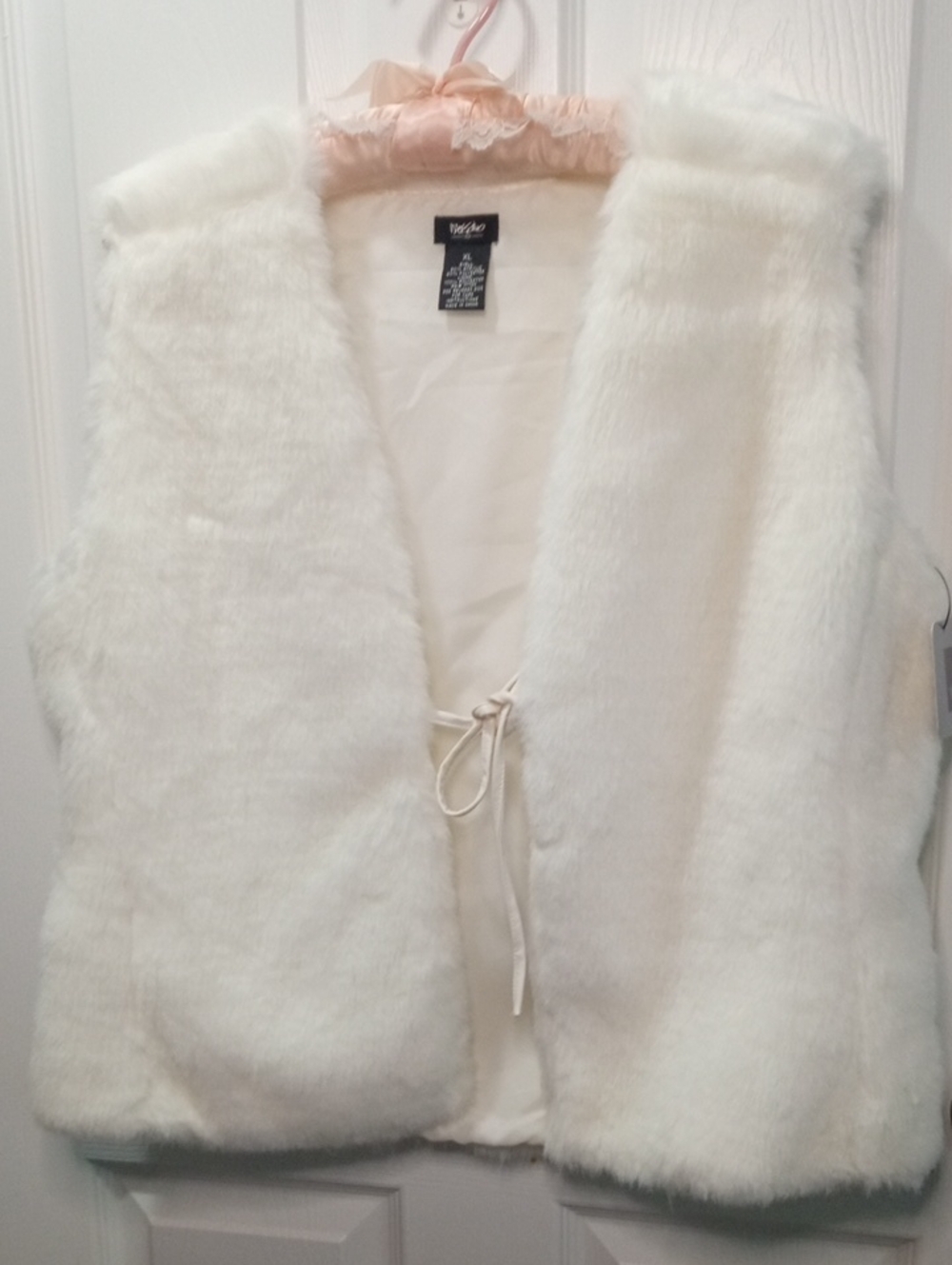 MOSSIMO FAUX WHITE FUR VEST